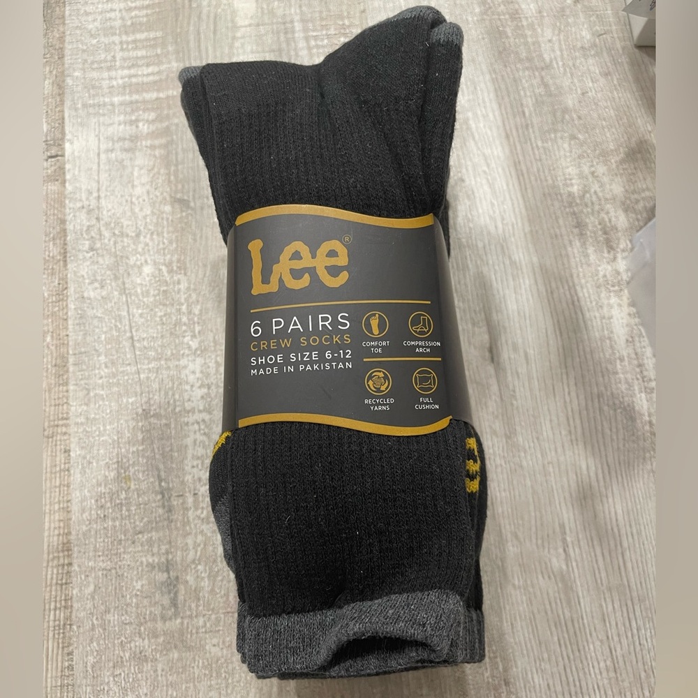 Lee Sports Crew Socks Black Grey Toe Shoe Size 6-12. 
Comfort Toe